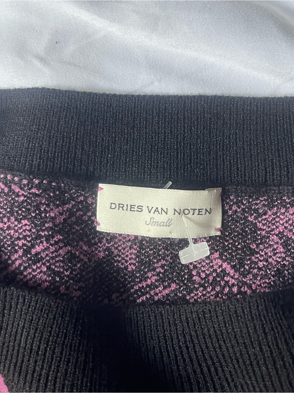 Dries Van Noten Black and Pink Floral Knit Tee - Picture 8 of 8